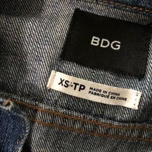 Urban Outfitters Jackets & Coats - Urban Outfitters BDG Cropped Denim Jacket Urban Outfitters Jackets & Coats - Urban Outfitters BDG Cropped Denim Jacket